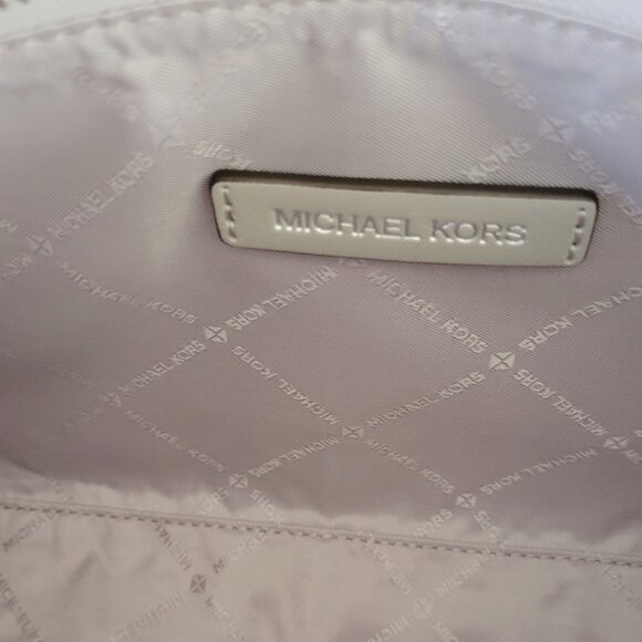 Michael Kors Vincent Medium Pouchette Card Case Silver Shoulder Handbag Metallic - Picture 7 of 7